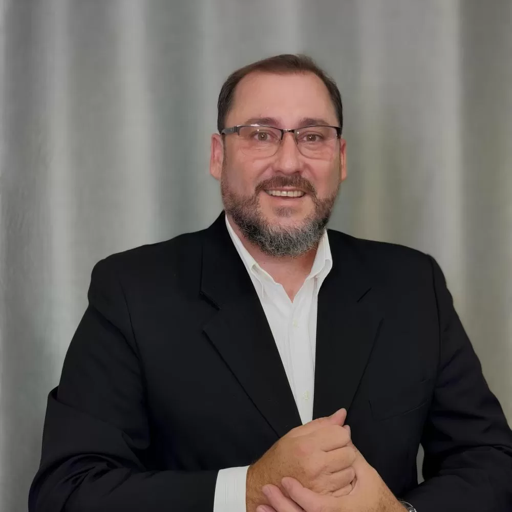 O secretário João Carlos Klein, de Educação, assinou a homologação dos nomes. (Foto: Divulgação)