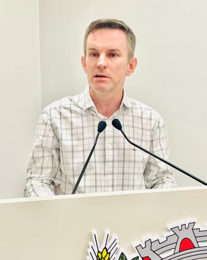 Rafael Heindrich solicita informações sobre estrutura do CAPES