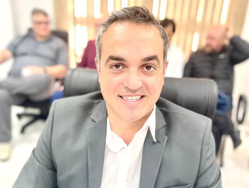 Vereador Juliano Oliveira reforça o compromisso com o bem-estar, o esporte e a mobilidade urbana sustentável. (Foto:Divulgação/Câmara Municipal)