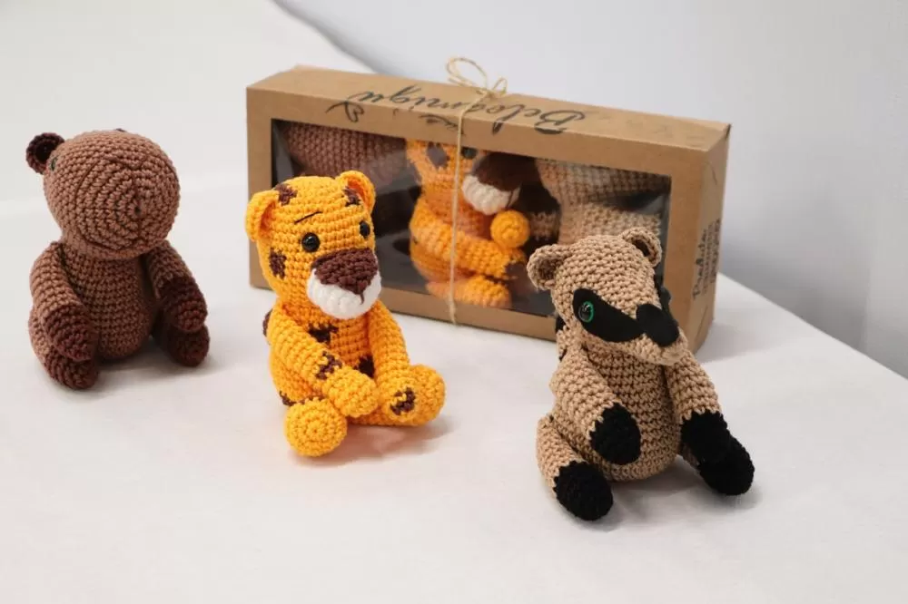 Finalistas do II Concurso de Artesanato Sustentável dos Municípios Lindeiros ao Lago de Itaipu celebram a criatividade, a cultura regional e o compromisso com o meio ambiente. A premiação acontece em 7 de dezembro, no Mercado Público Barrageiro, em Foz do