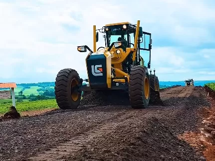Obras de asfaltamento entre Margarida e Linha São Cristóvão avançam com investimento de R$ 1,08 milhão e execução sob responsabilidade da Paraná Pavimentações Ltda. (Foto: Divulgação/Prefeitura Municipal)