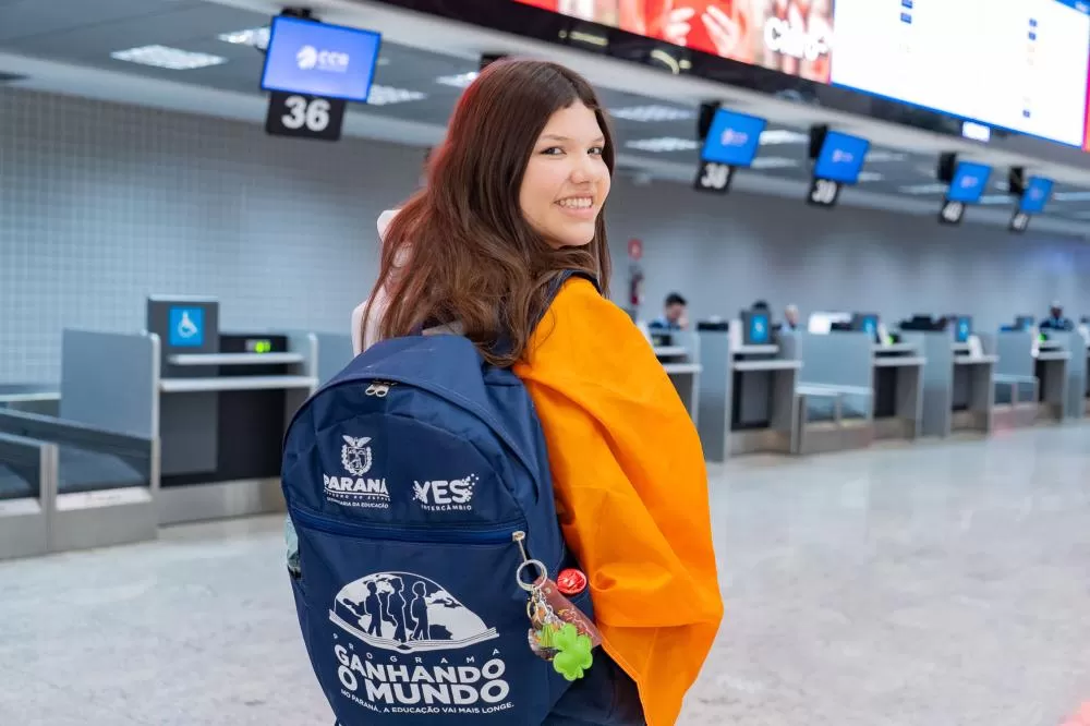 Programa Ganhando o Mundo levará 2 mil estudantes paranaenses para cinco países em 2026, além de professores e diretores em missões de formação internacional. (Fotos: Divulgação/SEED)