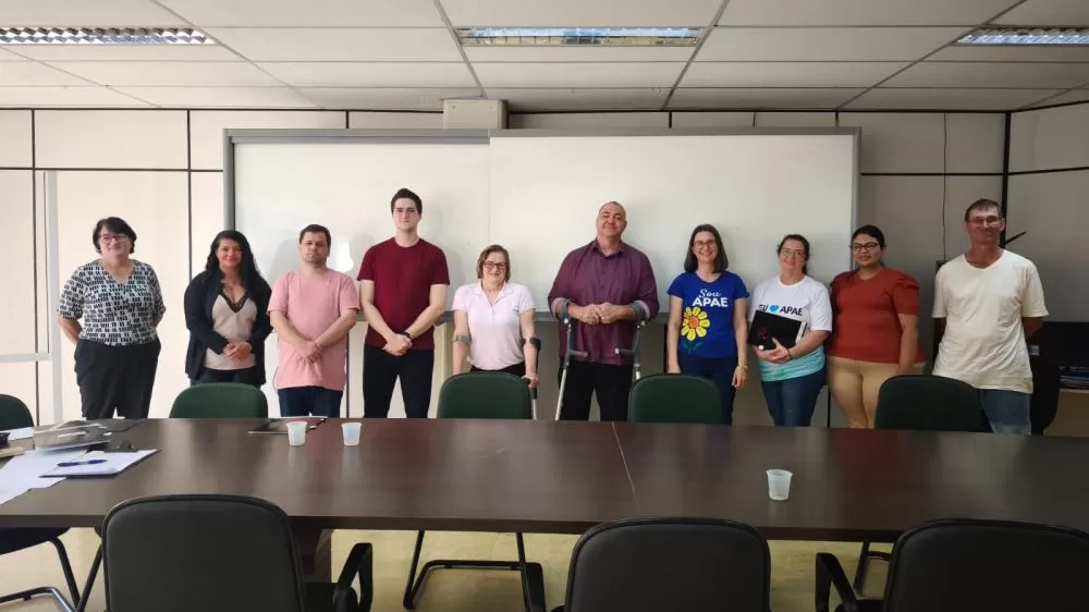 Representantes da sociedade civil eleitos para compor o primeiro Conselho Municipal dos Direitos da Pessoa com Deficiência de Marechal Cândido Rondon. (Foto: Divulgação/Prefeitura Municipal)