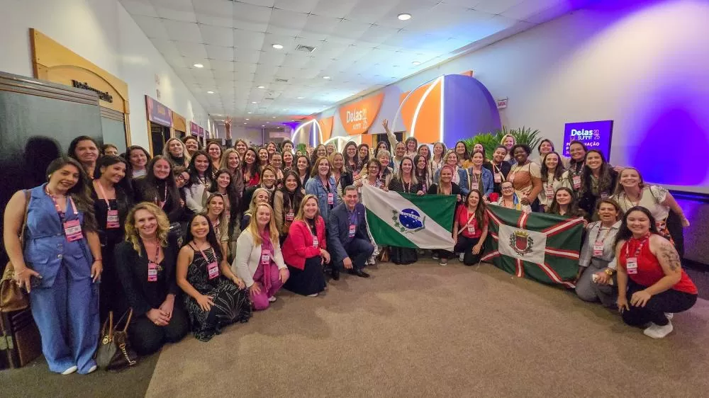 Empreendedoras do Paraná ao lado da equipe Sebrae/PR, celebrando a conquista. (Foto: Eduardo Pereira)