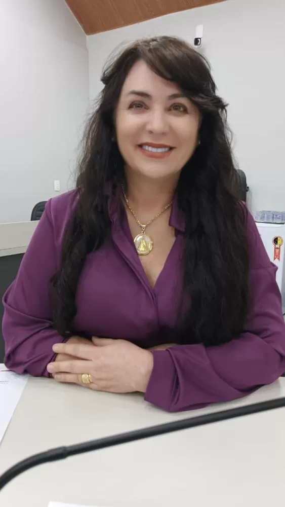 Vereadora Tânia Maion durante sessão da Câmara: foco na fiscalização de obras e na busca por soluções estruturais que atendam às comunidades. (Foto: Divulgação/Câmara Municipal)