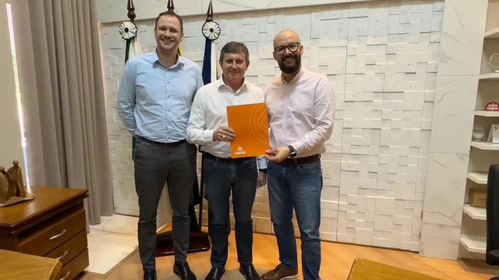 A Prefeitura de Entre Rios do Oeste oficializou a abertura de sua conta na Cresol Integração, fortalecendo o cooperativismo e o desenvolvimento local. (Foto: Divulgação/Prefeitura Municipal)