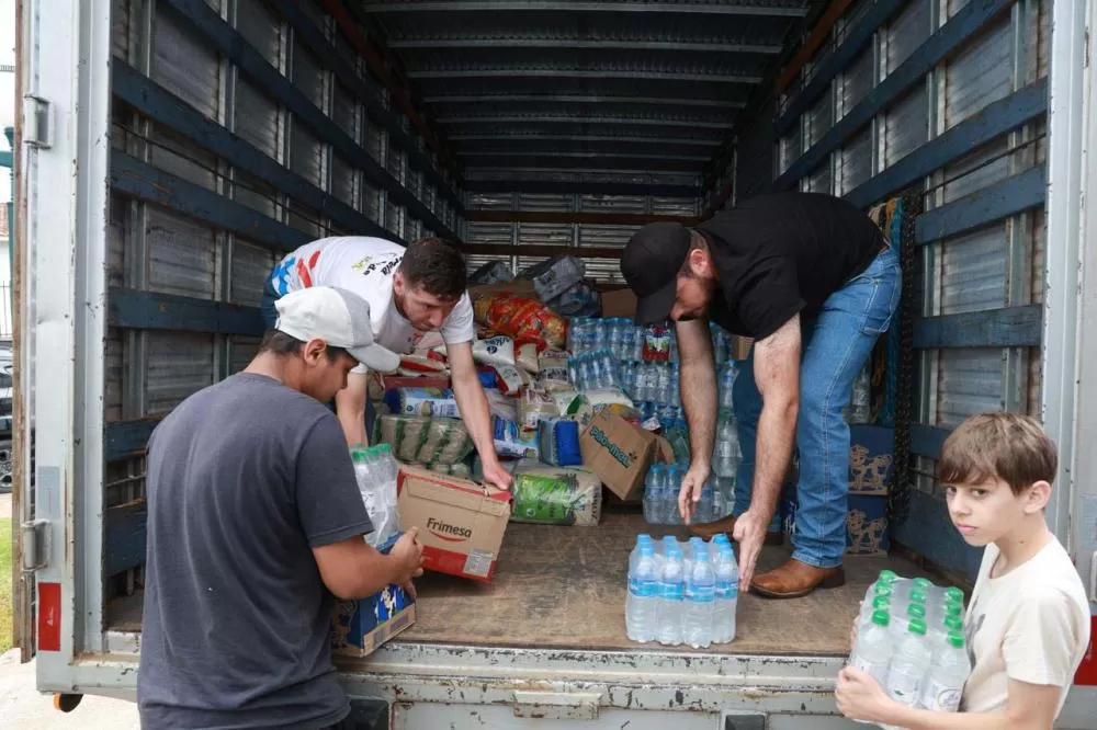 Ajuda humanitária chega a Rio Bonito do Iguaçu; prioridade agora é reconstruir as casas danificadas. (Foto: Valdelino Pontes/SECID)