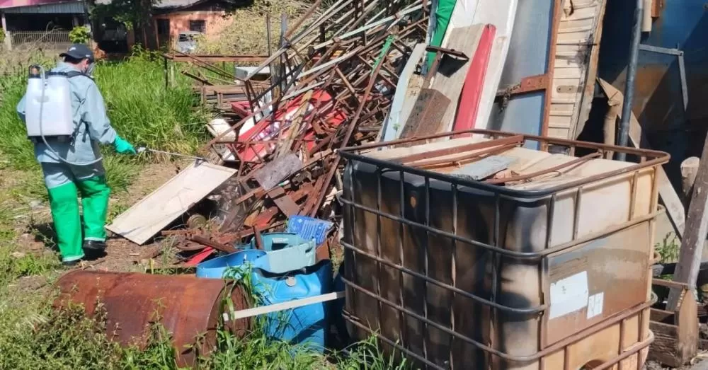 Agentes de endemias realizam ações de vistoria e conscientização no “Dia D” de combate à dengue em Marechal Cândido Rondon. (Foto: Divulgação/Prefeitura)