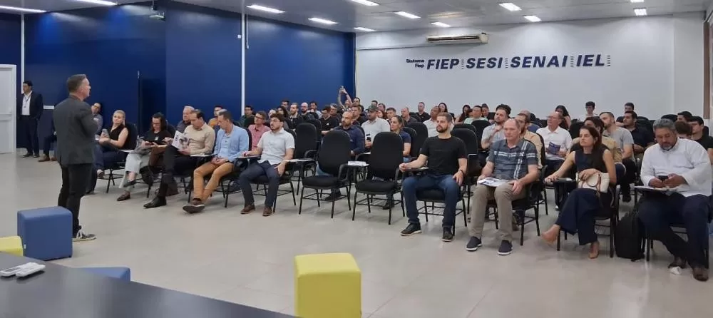 Empresários e instituições do Oeste do Paraná debateram soluções inovadoras para o setor metalmecânico durante o 1º Encontro CTMAQ/POD. (Foto: Divulgação/Sebrae)