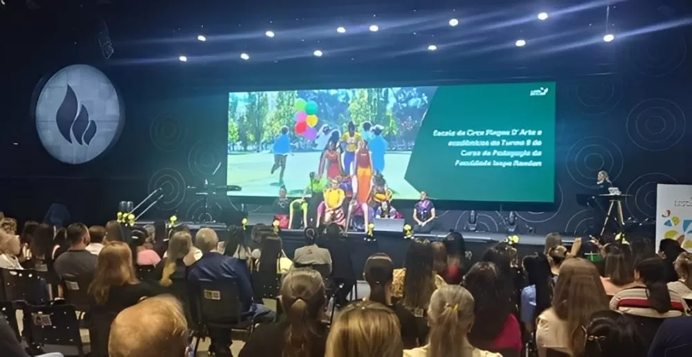 Professores da Educação Infantil recebem certificados durante o encerramento do projeto “A União Faz a Vida” na Igreja Emanuel. (Foto: Divulgação/Prefeitura Municipal)