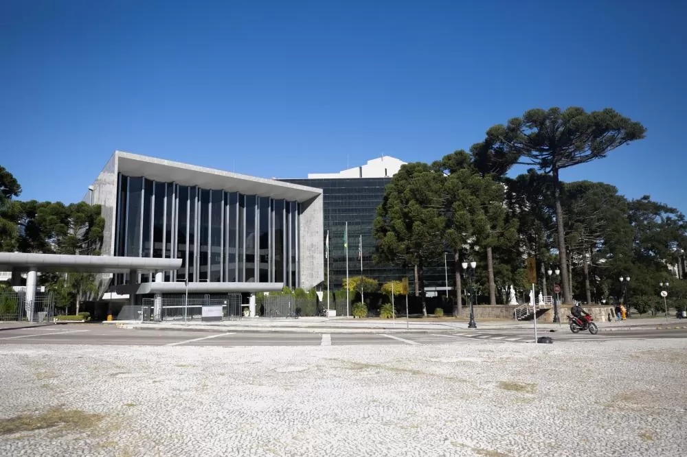Fiep alerta para impactos do aumento das taxas cartoriais e pede que deputados rejeitem o Projeto de Lei 1.016/2025. (Foto: Gelson Bampi)