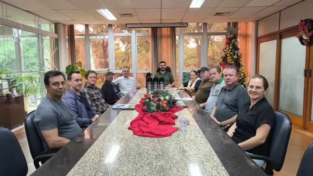 Reunião na prefeitura alinhou os preparativos da 17ª Festa do Leitão à São Cristóvão. (Foto: Divulgação/Prefeitura Municipal)