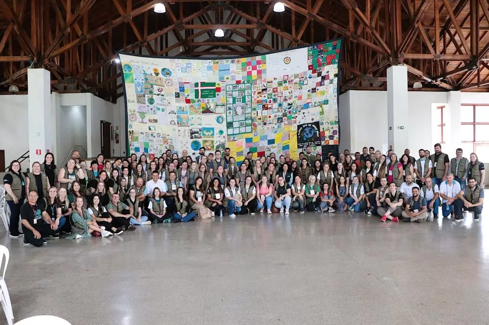 Gestores dos 40 municípios participantes durante reunião de avaliação e planejamento do Convênio Linha Ecológica. (Foto: Divulgação)