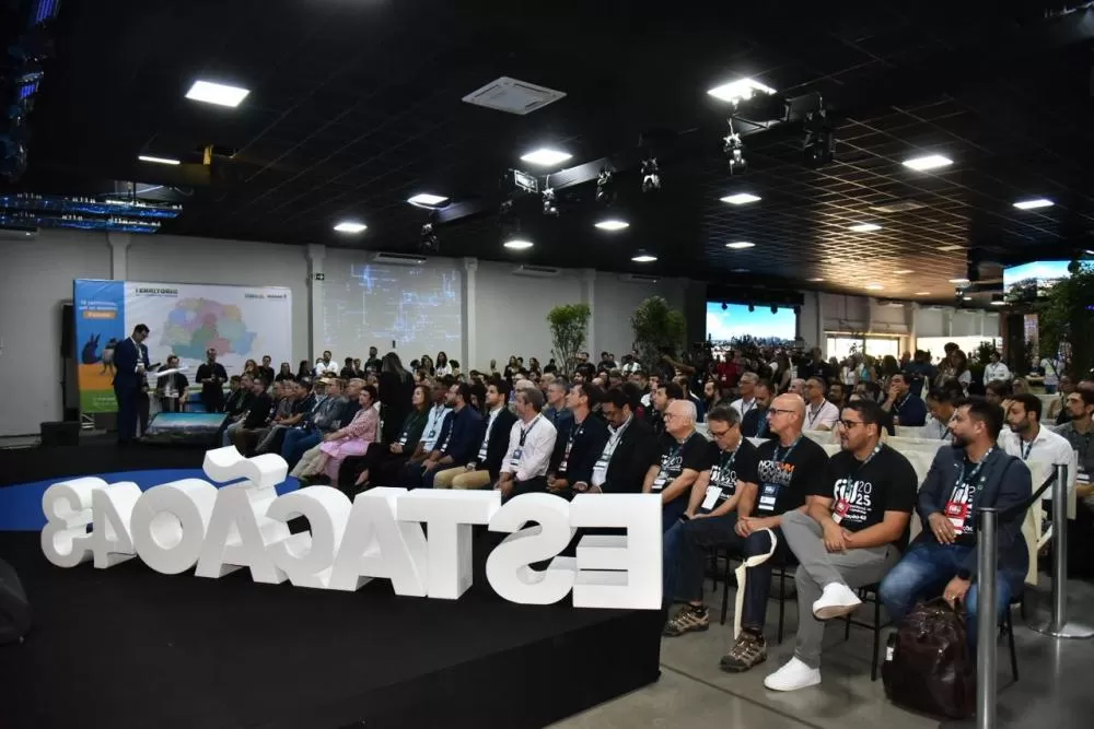 Abertura do FIIL 2025 em Londrina. (Foto: Antonio Neto)