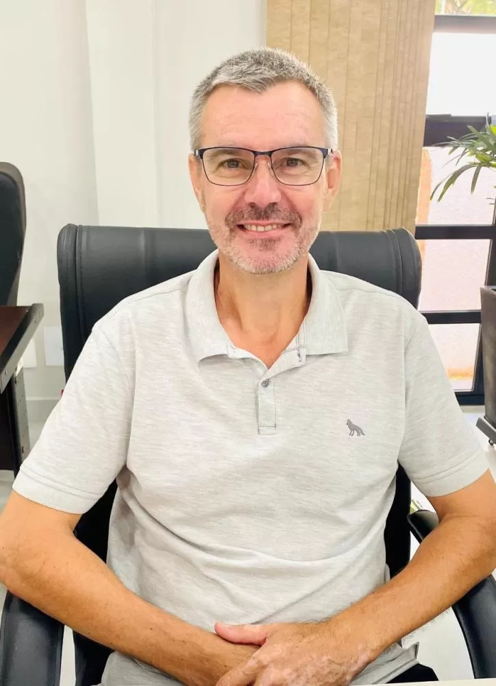 Vereador Sargento Spohr defende valorização dos professores com entrega de kits de materiais de trabalho. (Foto: Cristiano Witeck)