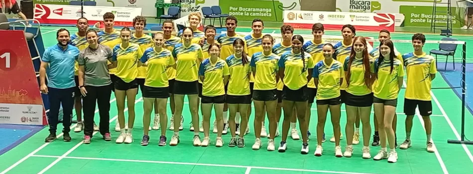 Atletas que estão defendendo a Seleção Brasileira de Badminton na Colômbia. (Foto: Imprensa CBBd)