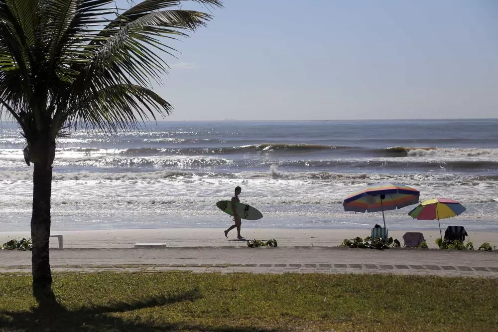 Verão no Paraná começa com previsão de calor e chuvas frequentes, especialmente no mês de janeiro, segundo o Simepar. (Foto: Gilson Abreu/Arquivo AEN)