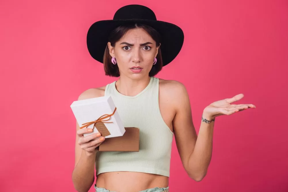 Consumidores devem conhecer seus direitos para evitar transtornos na troca de presentes após o Natal. (Foto: Freepik)