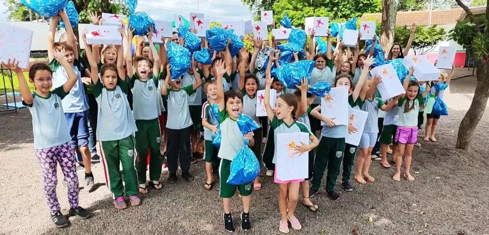 Entregas da Campanha Natal Solidário 2025, que beneficiou crianças também em Marechal Cândido Rondon. (Foto: Divulgação)