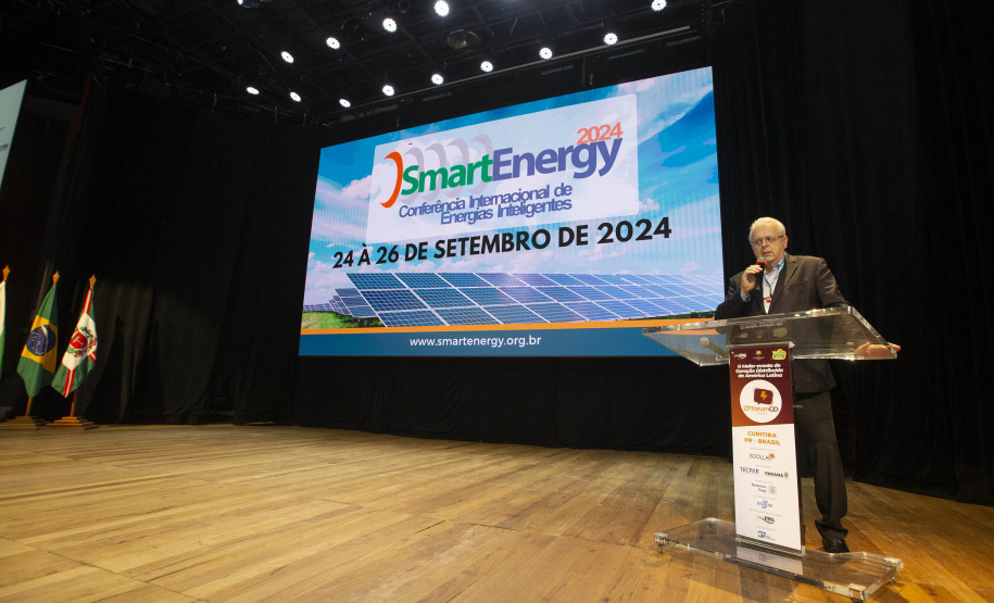 Diretor-Presidente do Tecpar Celso Kloss, participa do 23 Fórum Rgional de Geração Distribuida Com Fontes Renováveis no auditório da FIEP. Foto: Hedeson Alves/TECPAR