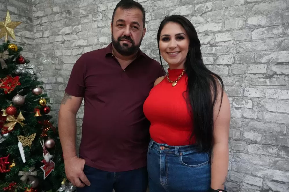 O casal de empresários Wagner Lajarin e Jaqueline acredita que empreender é um ato de responsabilidade.