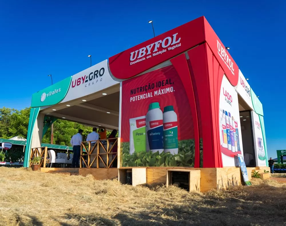Estande do Grupo Ubyagro na Agroshow Copagril apresenta soluções em nutrição vegetal, bioinsumos e o novo conceito Performa, voltado ao aumento da produtividade da soja. (Foto: Divulgação)