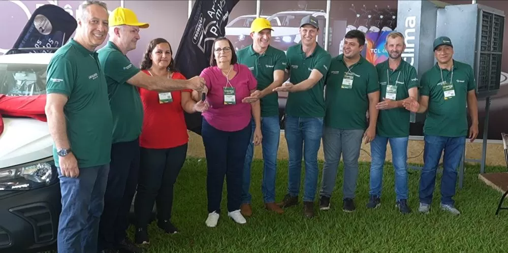 Copagril realizou a entrega simbólica dos principais prêmios da campanha “55 anos, 55 prêmios” durante o Agroshow 2026.