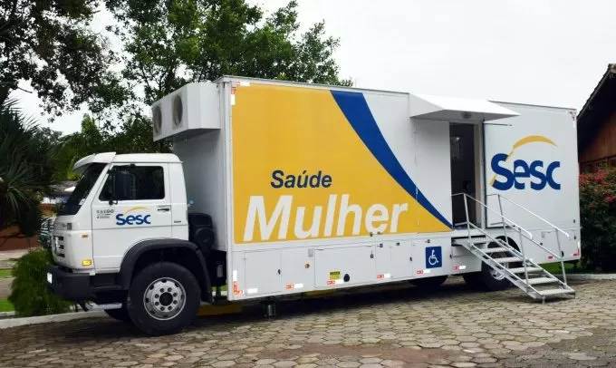 Unidade móvel do Sesc Saúde Mulher estará em Marechal Cândido Rondon durante o mês de fevereiro, oferecendo exames preventivos e ações educativas gratuitamente. (Foto: Divulgação)