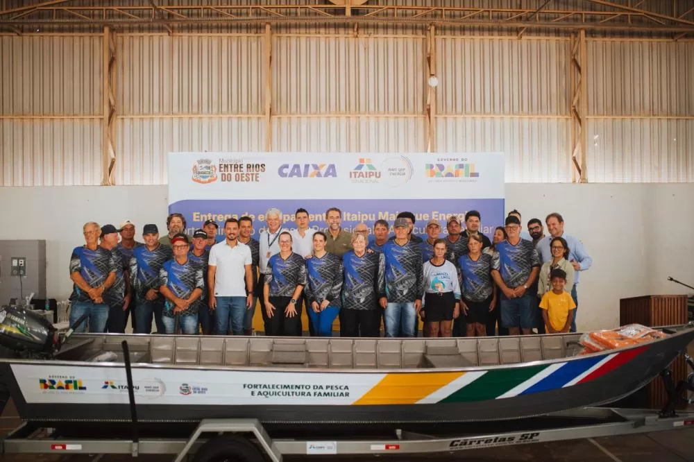 Entrega de embarcações, motores e equipamentos pela Itaipu Binacional fortalece a pesca artesanal e beneficia famílias da Colônia de Pescadores São Francisco, em Entre Rios do Oeste. (Foto: Edinho Krug/Itaipu Binacional)