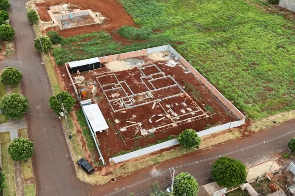 Obra do novo CMEI avança no bairro São Francisco e promete ampliar o atendimento à educação infantil. (Foto: Divulgação)