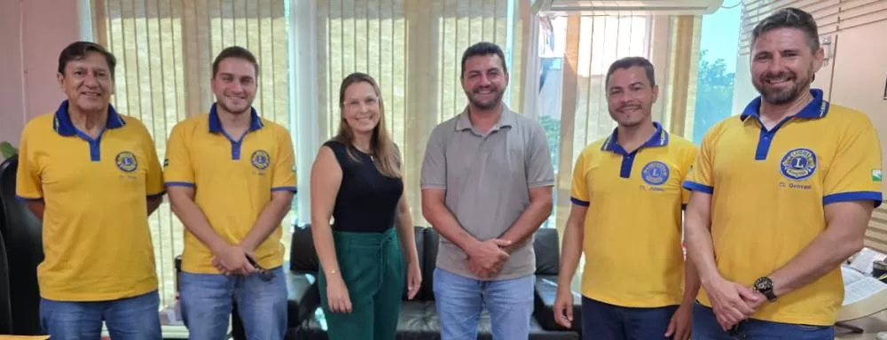 Representantes da Guarda Mirim e do Lions Clube Marechal Cândido Rondon discutiram a manutenção das atividades da entidade em reunião no paço municipal. (Foto: Divulgação)