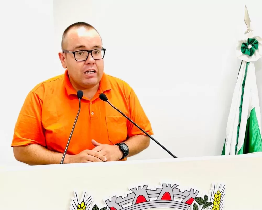 Gordinho do Suco apresdentou propostas que buscam reduzir impactos financeiros do pedágio e qualificar atendimento em saúde e espaços de lazer. (Foto: Cristiano Viteck)