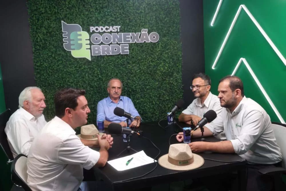 Sugestão de legenda: Governador Ratinho Junior autoriza a liberação de R$ 2,2 bilhões do BRDE para crédito no Paraná durante o Show Rural Coopavel 2026. (Foto: Divulgação)