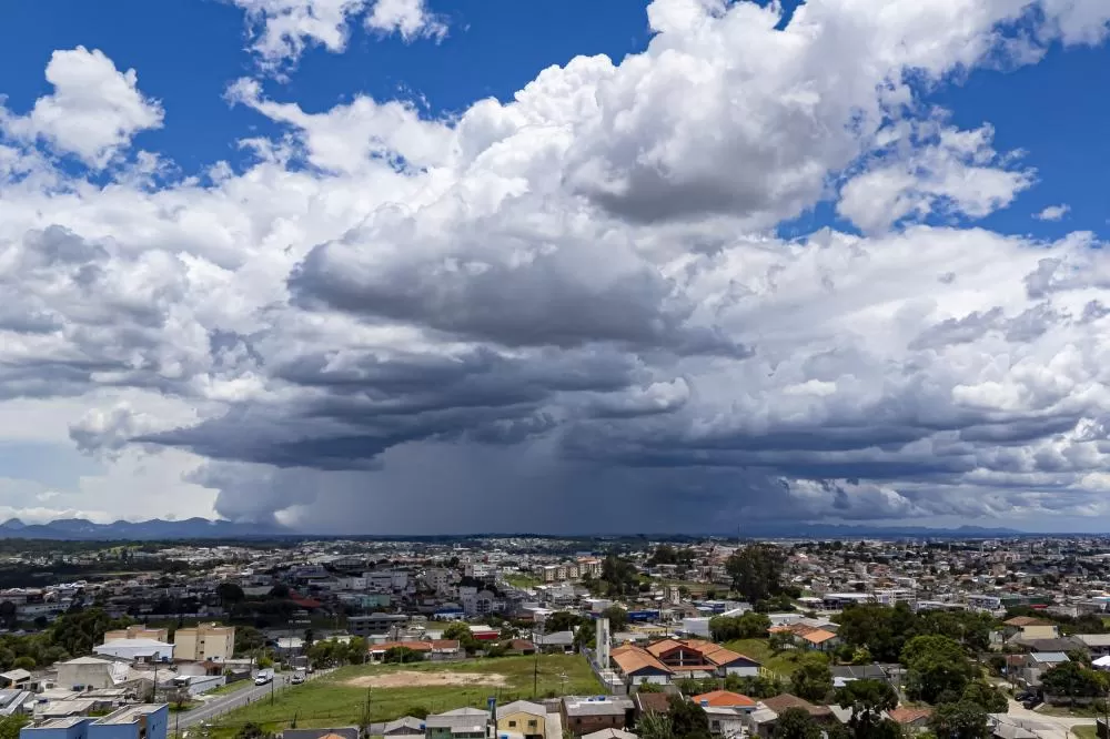 Frente fria deve provocar tempestades e risco elevado de temporais em parte do Paraná a partir de sexta-feira. (Foto: Roberto Dziura Jr/AEN)