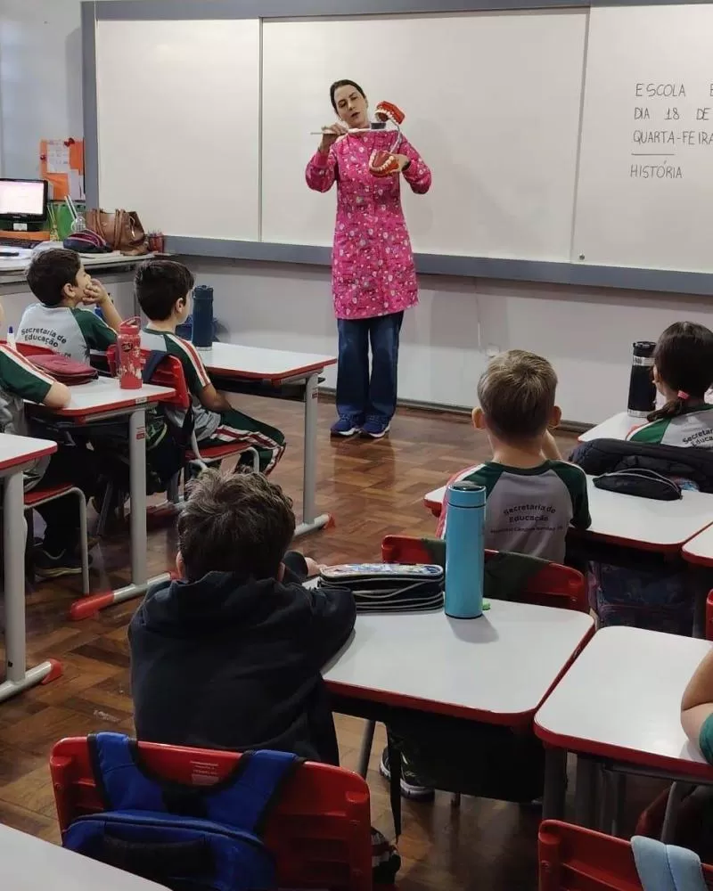 Ações de escovação supervisionada e triagem odontológica fazem parte do Programa Saúde na Escola em Marechal Cândido Rondon. (Foto: Divulgação)