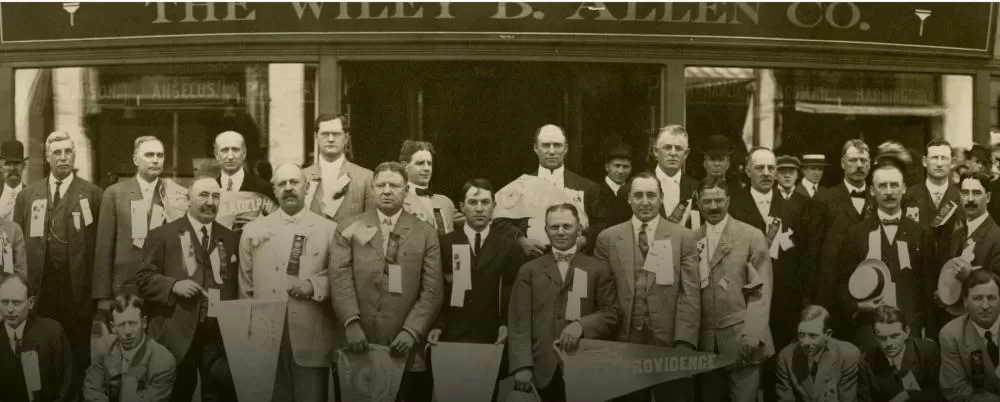 O Rotary International foi fundado em 23 de fevereiro de 1905, em Chicago, nos Estados Unidos.