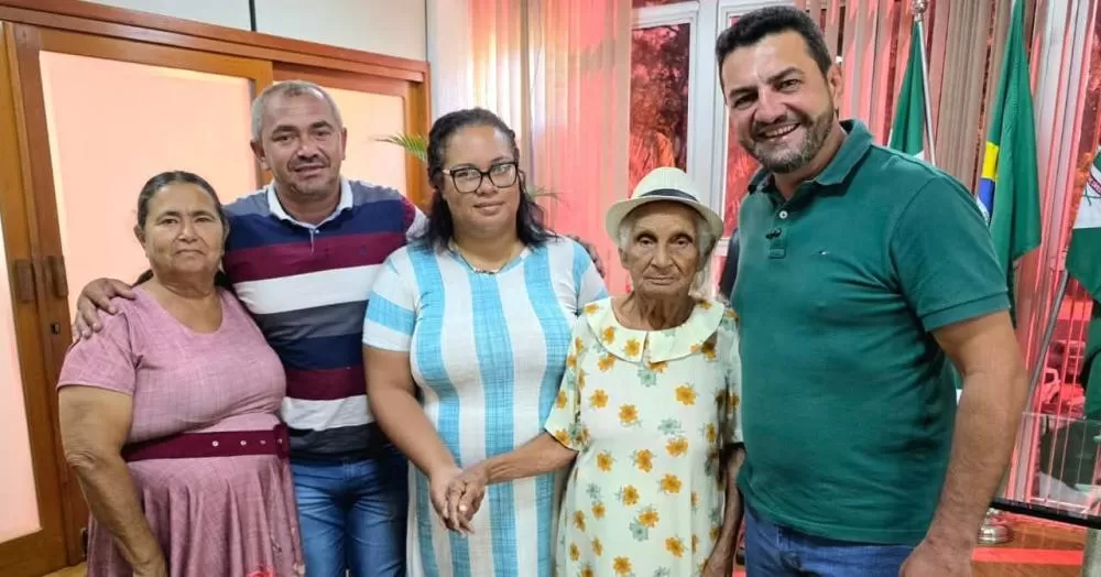 Prefeito Adriano Backes recebe Maria Lídia da Silva, que completará 113 anos no dia 25 de março. (Foto: Divulgação)