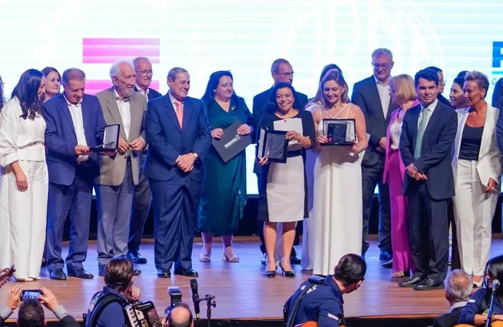 Versátil Andaimes e Escoramentos recebe Selo Ouro da certificação Nós por Elas, que reconhece ações de combate à violência contra a mulher. (Foto: Divulgação)