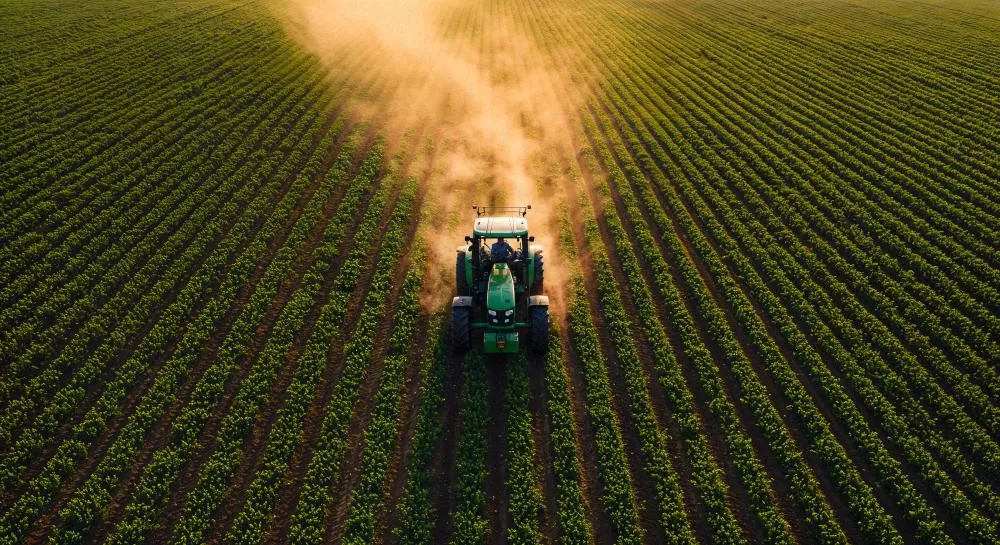 Dependência externa de fertilizantes deixa agricultura brasileira sensível a crises geopolíticas. (Foto: Freepik)