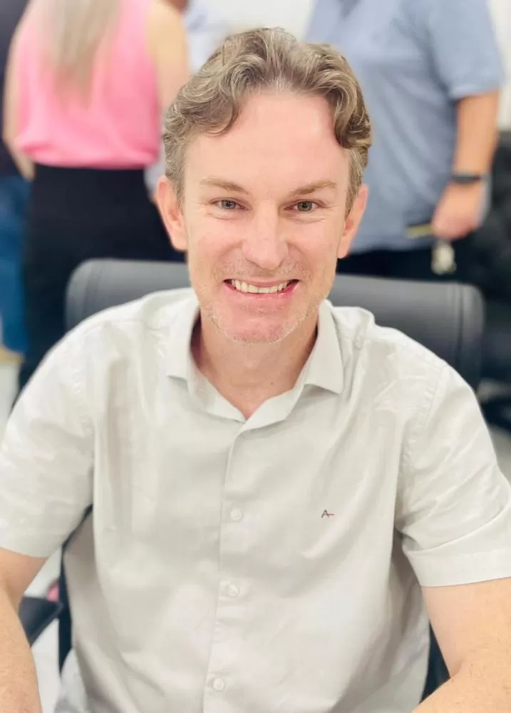 Rafael Heinrich apresentou propostas voltadas à arborização, mobilidade e infraestrutura urbana. (Foto: Cristiano Viteck)