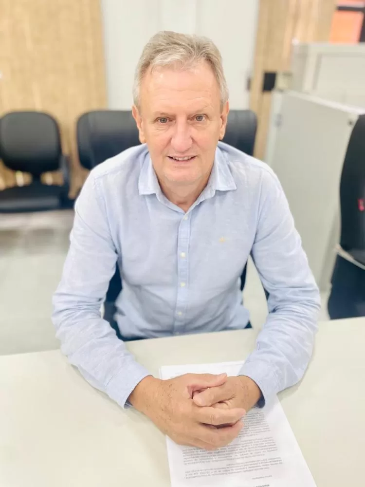 Carlinhos teve aprovadas quatro indicações voltadas à sinalização, iluminação pública e melhorias em estradas rurais. (Foto: Cristiano Viteck)