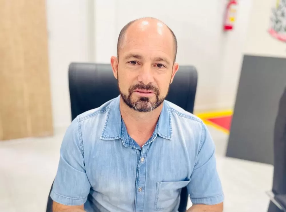 Padeiro apresentou indicações para melhorar abrigo de ônibus, pavimentação e segurança no entorno escolar. (Foto: Cristiano Viteck)