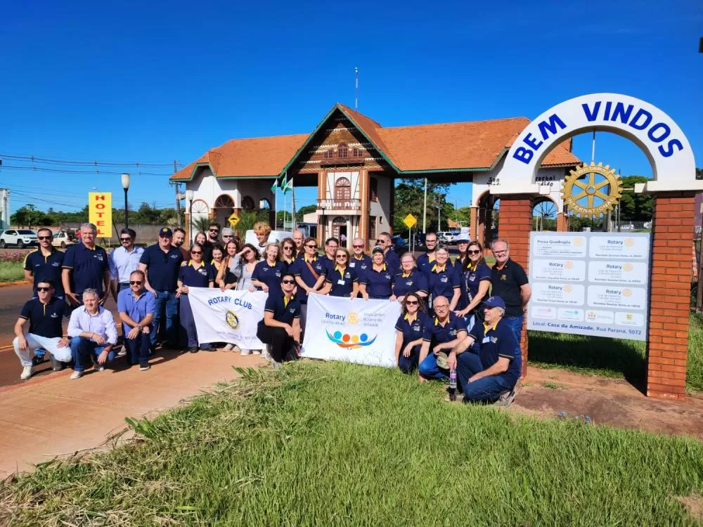 Rotarianos de Marechal Rondon recepcionaram comitiva dos Estados Unidos no portal da cidade durante o Intercâmbio da Amizade. (Foto: Rafael Sturm)