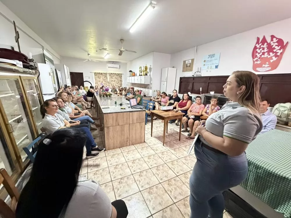 Mulheres participaram do evento “Chá de Rosas”, realizado no Distrito de Margarida, em Marechal Cândido Rondon. (Foto: Divulgação)