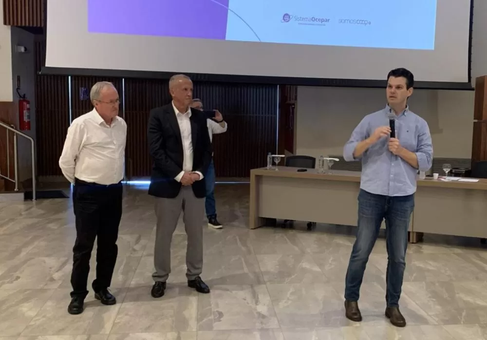 Presidente da Copel, Daniel Slaviero, anuncia em Medianeira o programa Copel Agro voltado ao atendimento de produtores rurais do Paraná. (Foto: Leonardo Tadra Pruner)