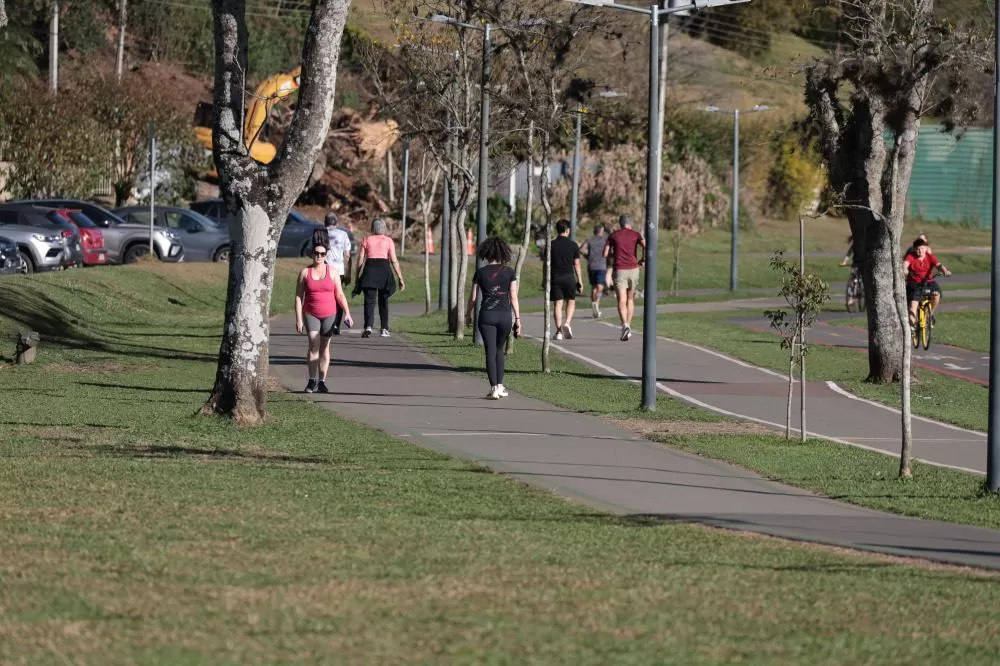 Último fim de semana do verão será de calor em grande parte do Paraná, segundo previsão do Simepar. (Foto: Geraldo Bubniak/AEN)