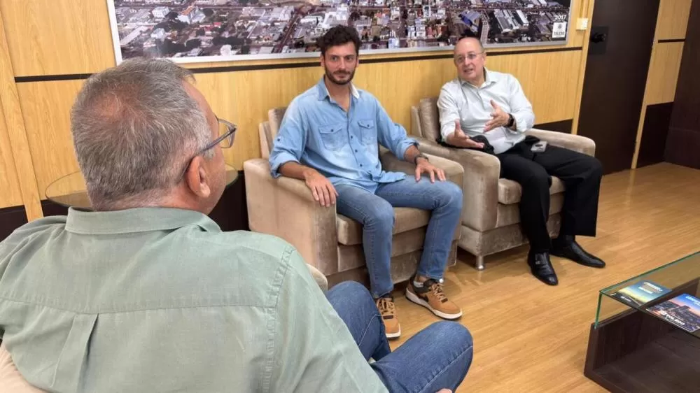 Proposta foi apresentada esta semana ao prefeito Mario Costenaro pelo secretário Gabriel Furlan e pela maestro Jean Reis. (Foto: Divulgação)