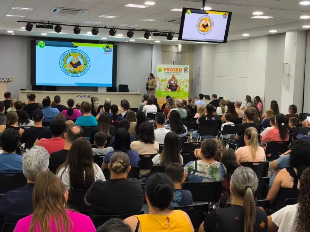 Aula inaugural do PROERD reuniu comunidade escolar e autoridades na ACIMACAR. (Foto: Divulgação)