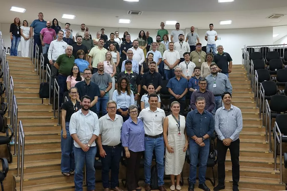 Fórum reúne lideranças e instituições para discutir o futuro do turismo náutico no lago de Itaipu. (Foto: Lais Ribeiro/Adetur)