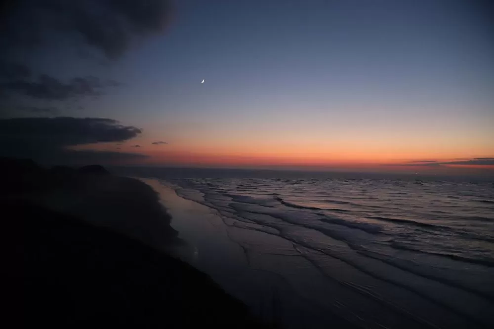 Ilha do Mel, Superagui e Pico Paraná estão entre os primeiros pontos do Paraná a registrar o nascer do sol. (Foto: José Fernando Ogura/AEN)